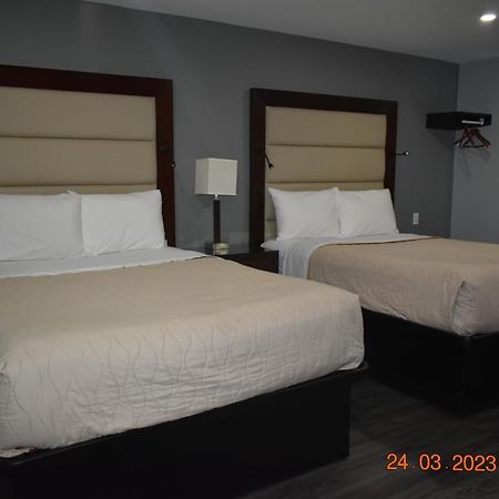 Time Travellers Motel Petawawa 外观 照片