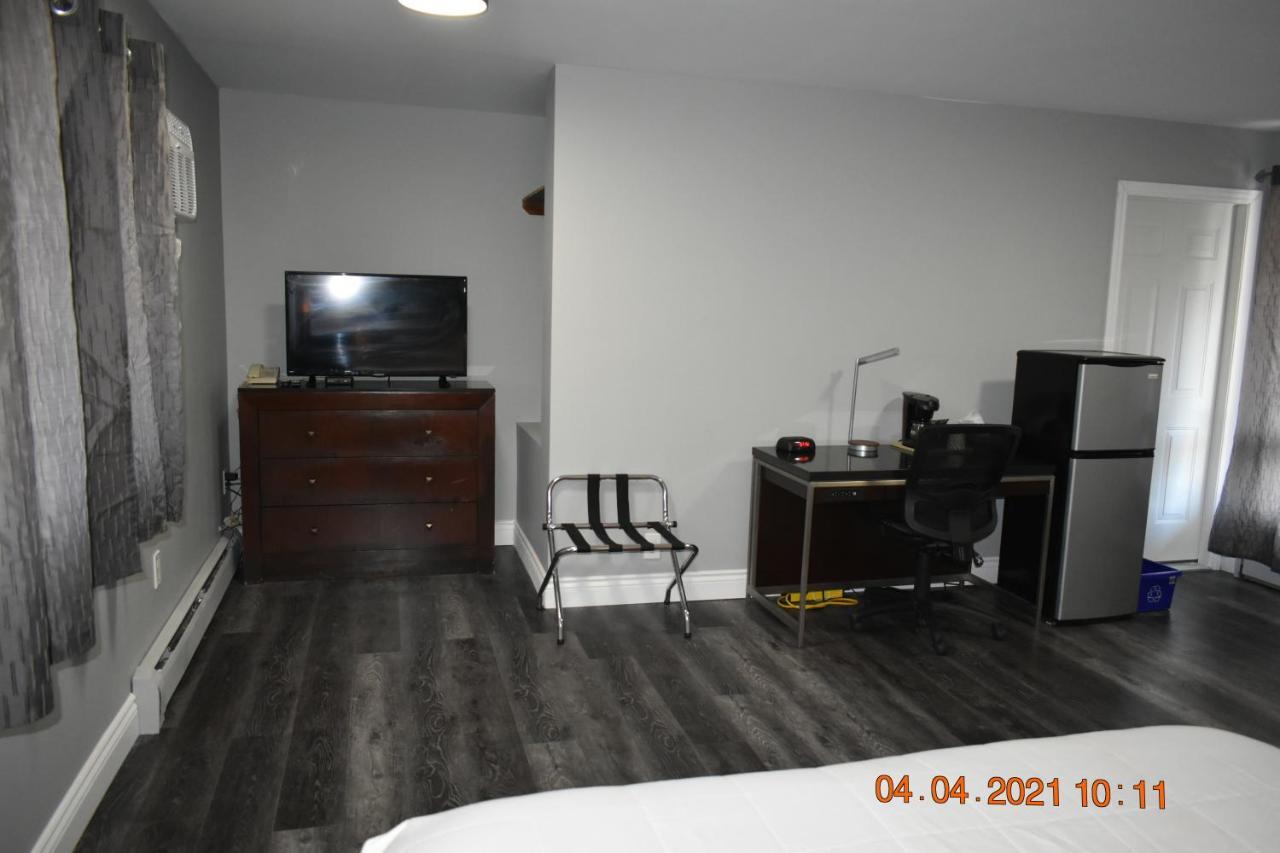 Time Travellers Motel Petawawa 外观 照片