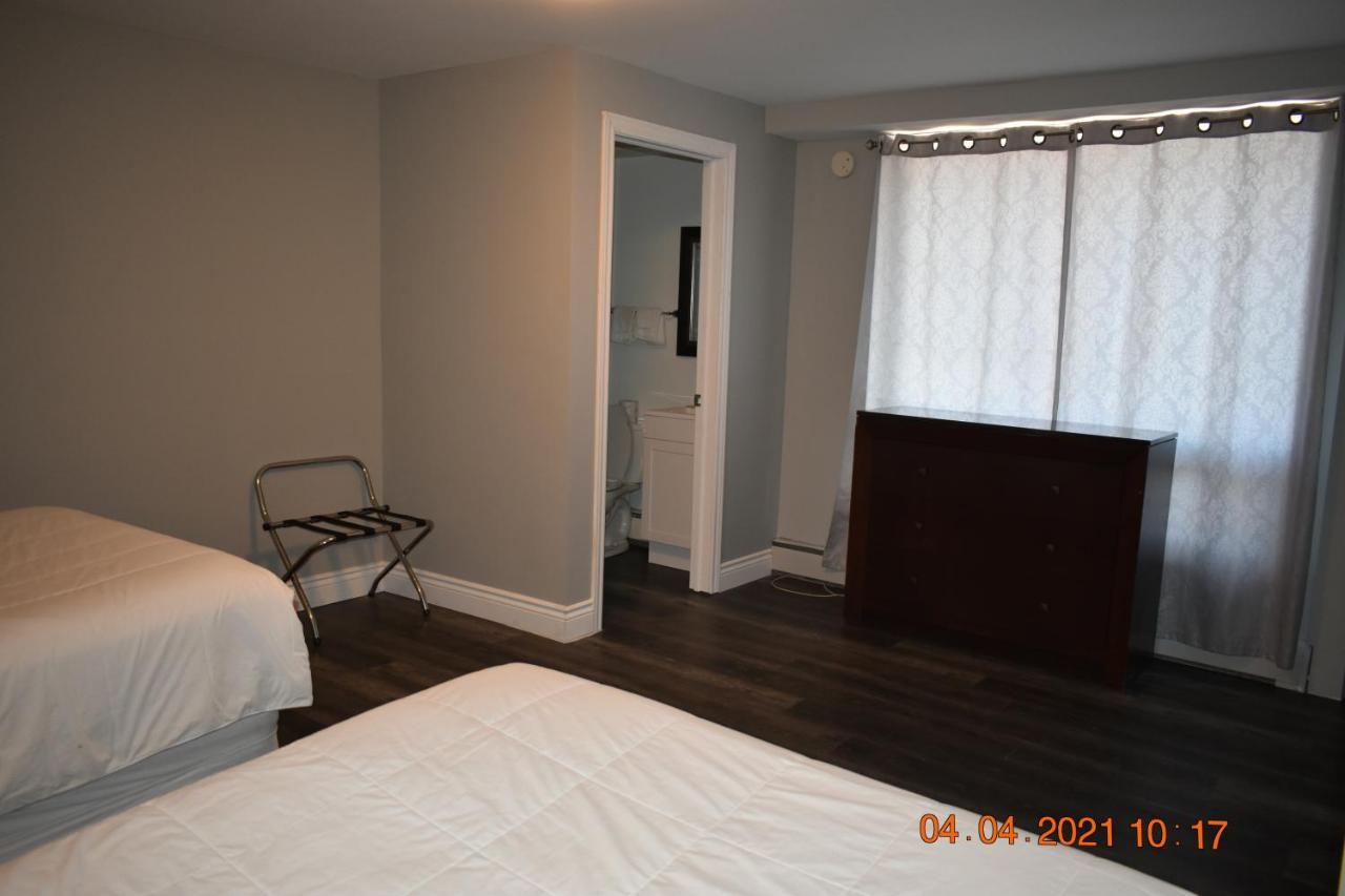 Time Travellers Motel Petawawa 外观 照片