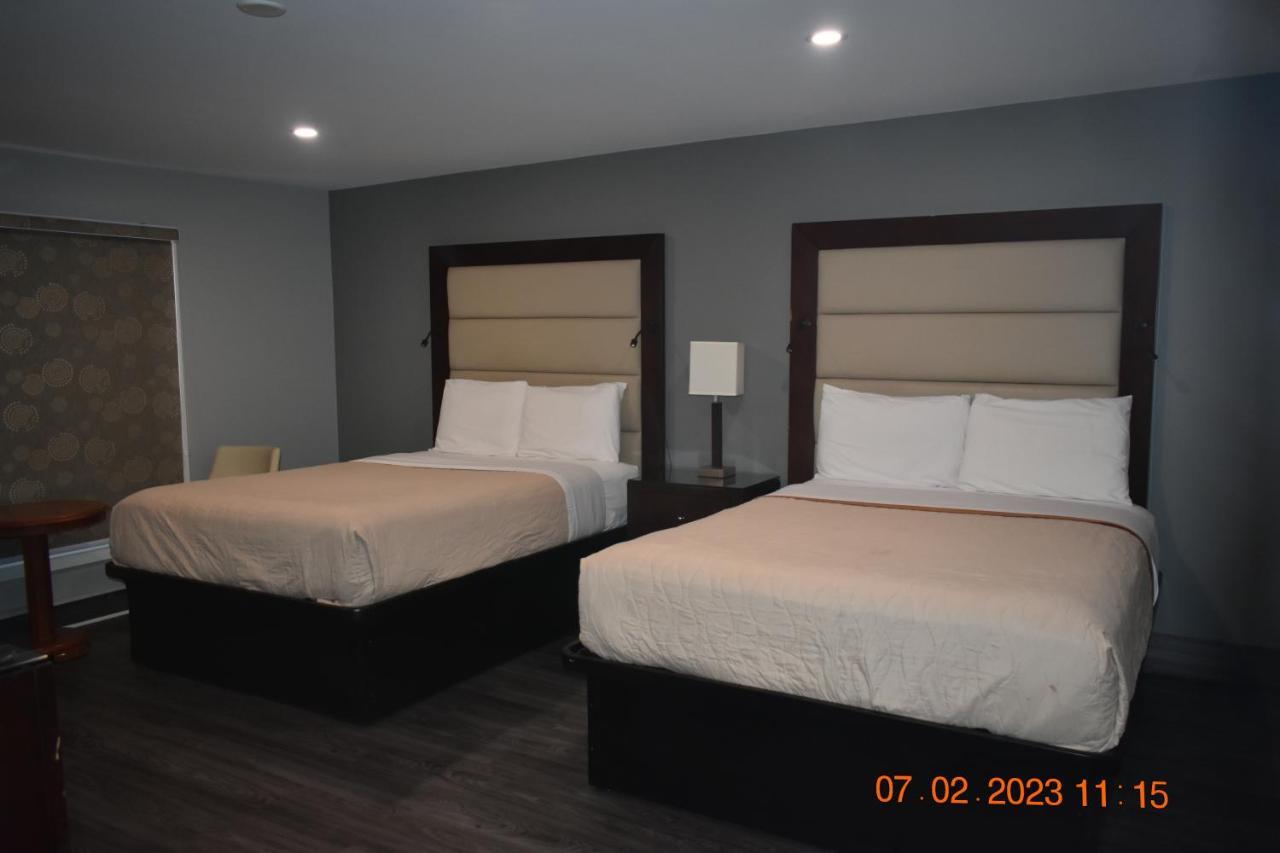 Time Travellers Motel Petawawa 外观 照片