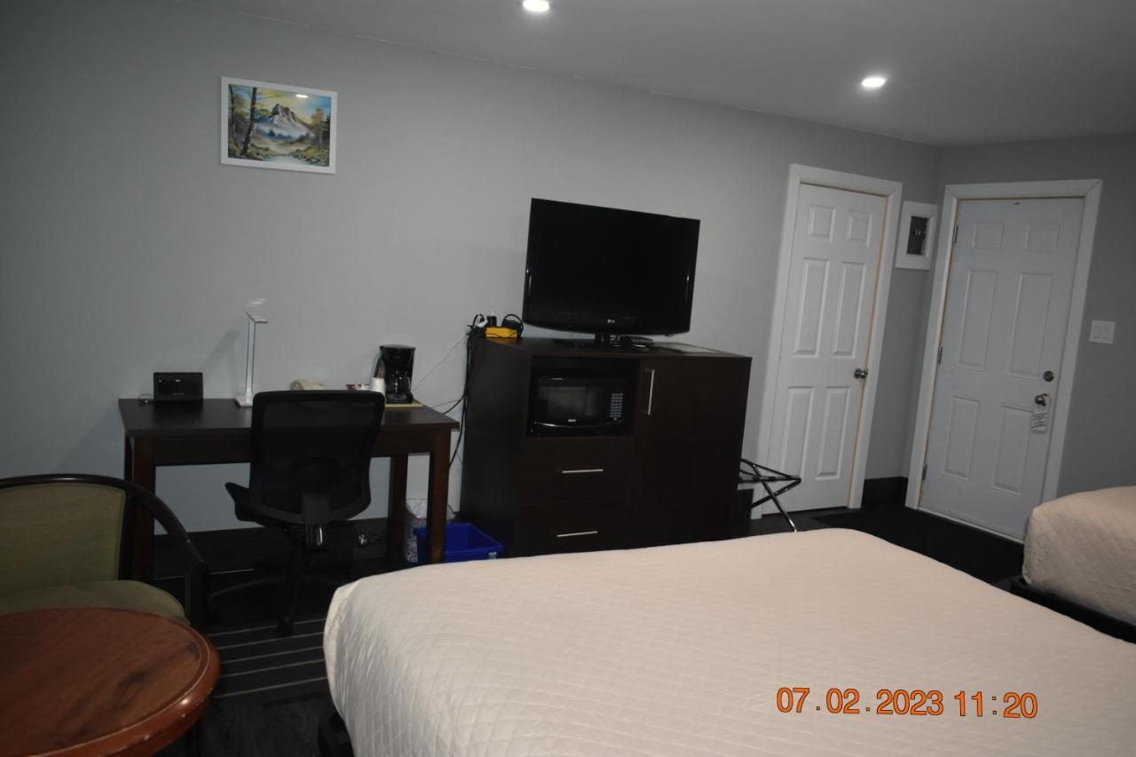 Time Travellers Motel Petawawa 外观 照片