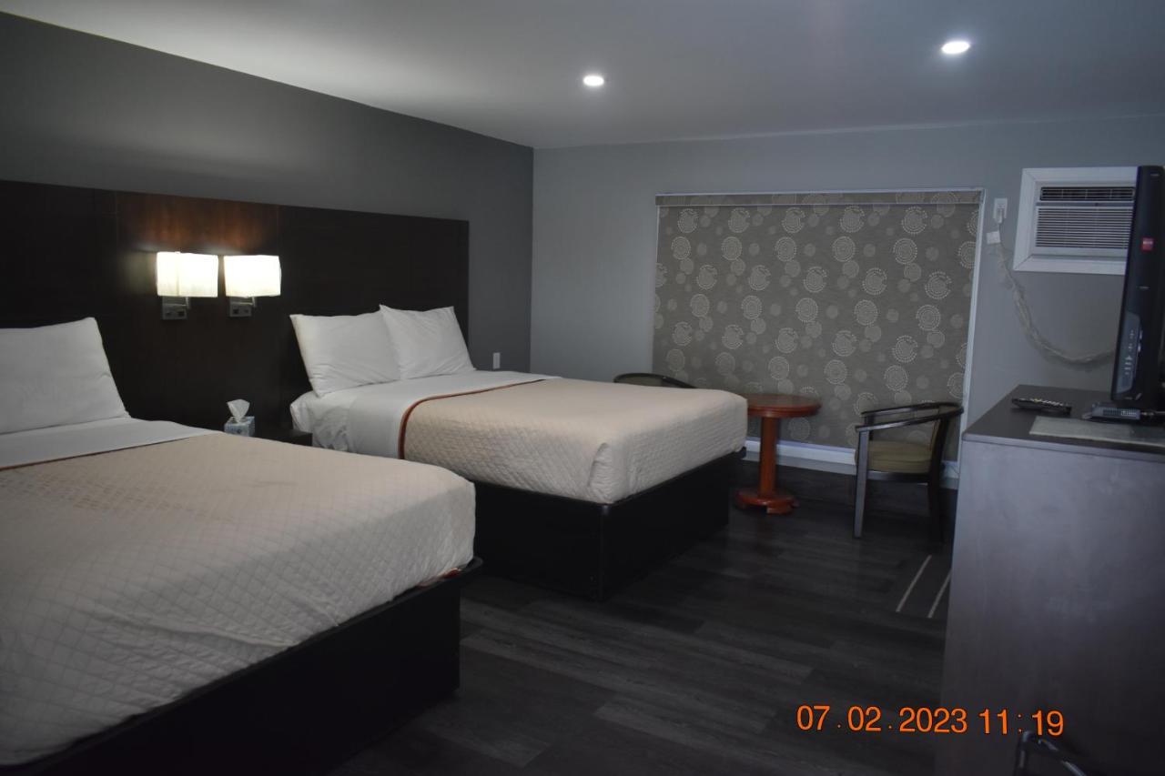Time Travellers Motel Petawawa 外观 照片