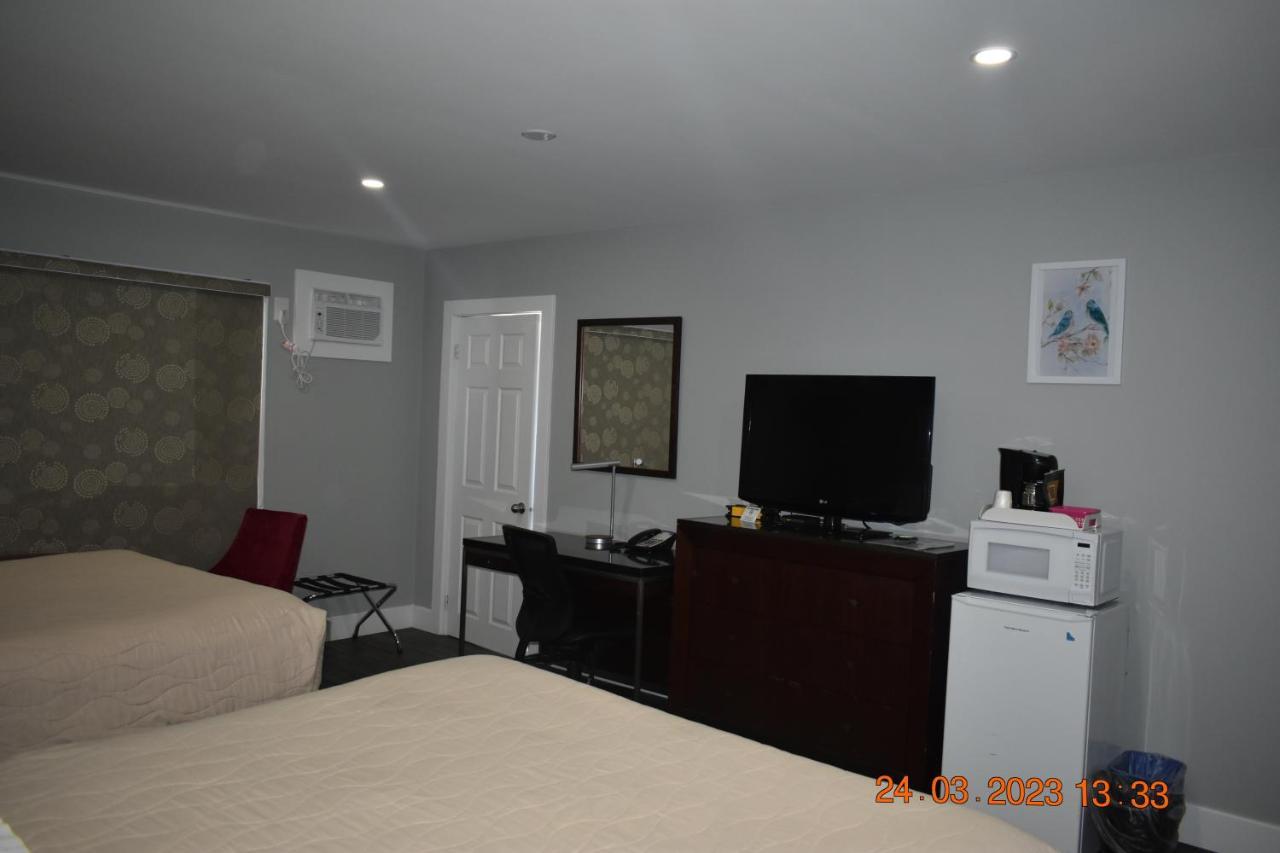 Time Travellers Motel Petawawa 外观 照片