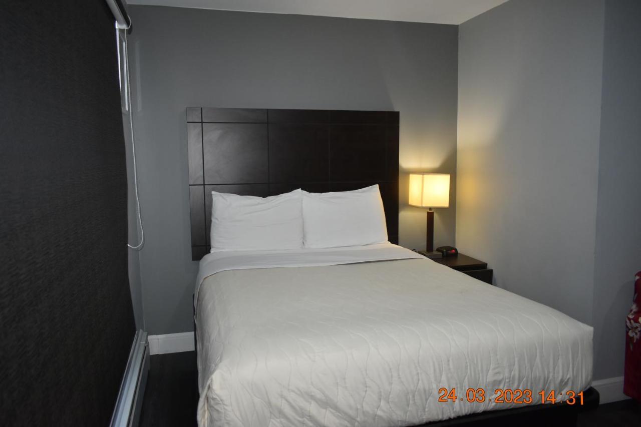 Time Travellers Motel Petawawa 外观 照片